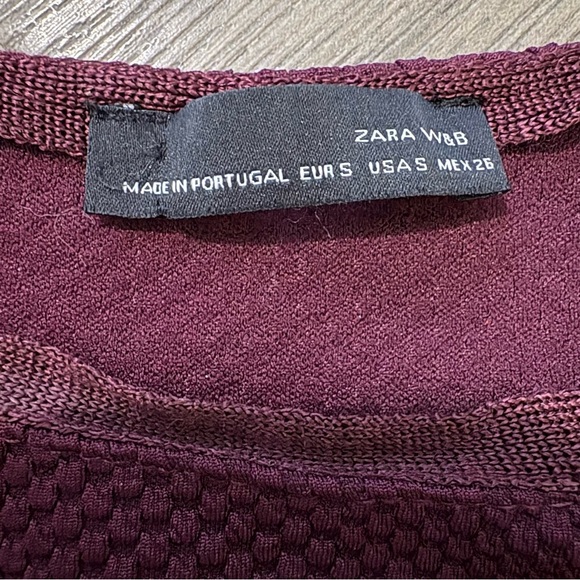 Zara Textured 3/4 Sleeve Blouse Top Burgundy Sz S Bell Sleeve Asymmetric Hem - Picture 8 of 8